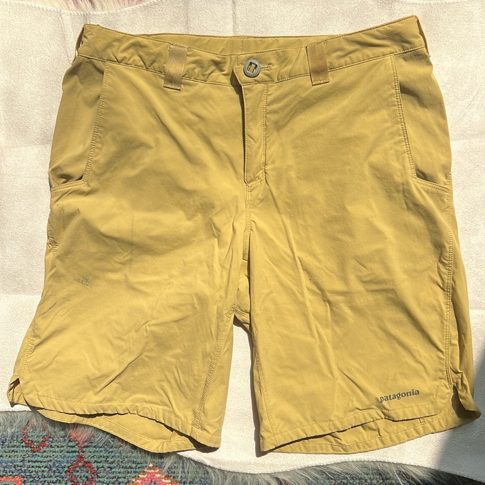 Patagonia Women’s Mountain Bike MTB shorts, khaki, size medium